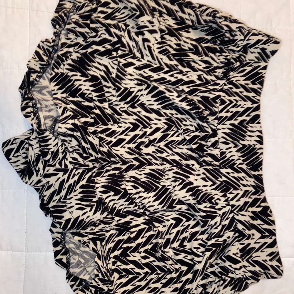Flowy Shorts - Picture 2 of 2